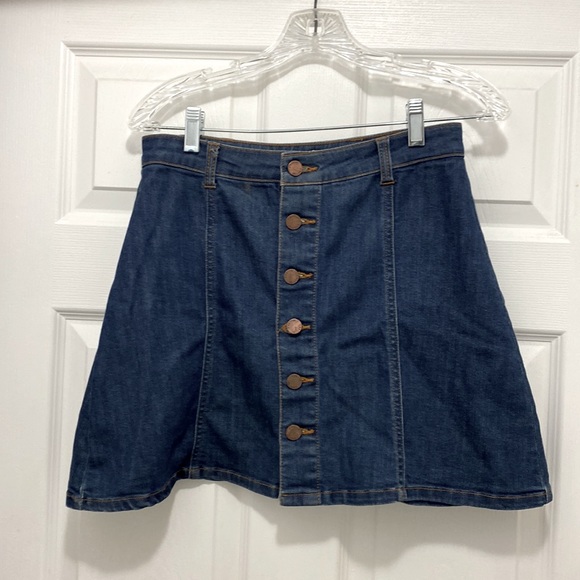 Dresses & Skirts - Mini Denim Button-Front Skirt size US S